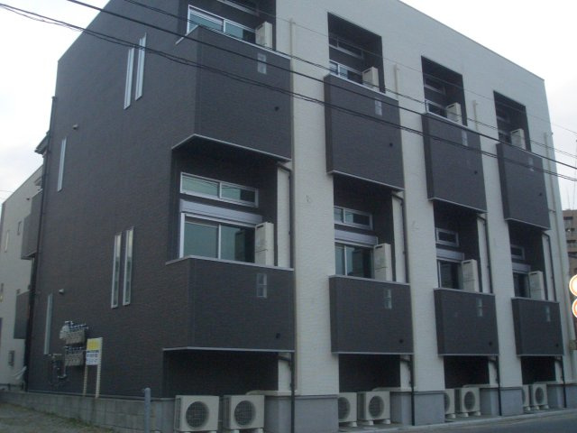 【外観】 | イルサンテⅢ | シンプルで落ち着きのある外観です。