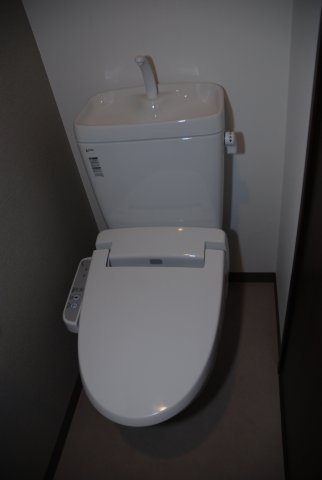 【トイレ】 | イルサンテⅢ | うれしいウォシュレットつきです。