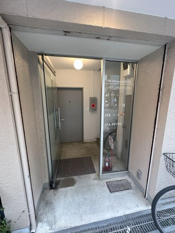 FM Shinmachi BLDGのエントランス