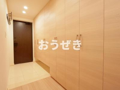 横濱紅葉坂レジデンス壱番館の玄関