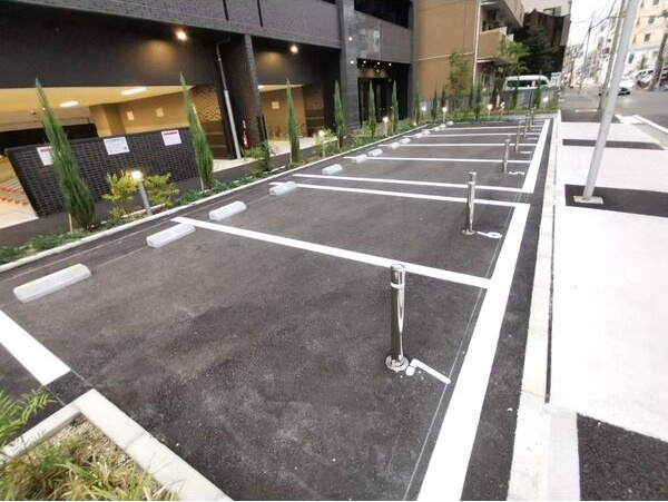 ディアレイシャス矢場町の駐車場