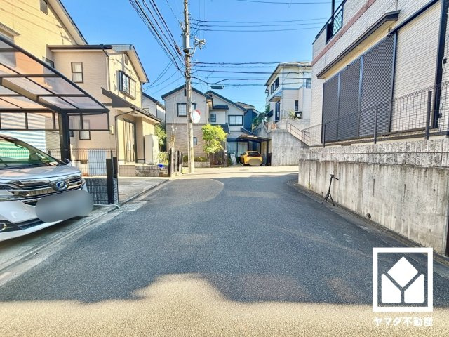 京田辺市薪西山の前面道路含む現地写真