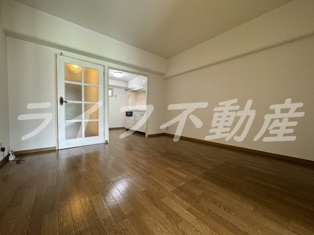 グランドシャトー山本の居間・リビング|使いやすい居間です