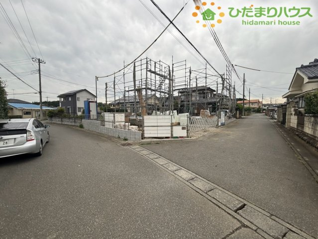 寄居町赤浜第3　新築一戸建て　リーブルガーデン　01の前面道路含む現地写真