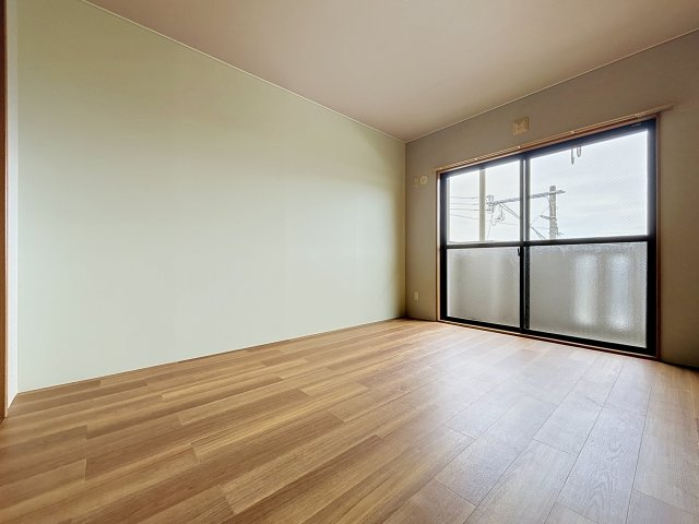 リバーサイド東長崎の洋室|明るいお部屋です