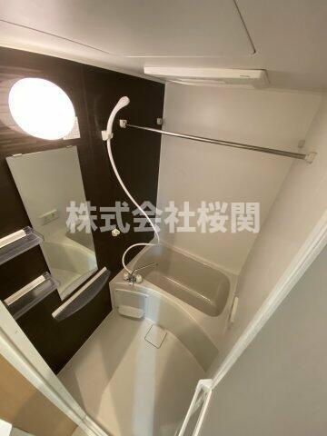 ベイルーム東白楽の浴室