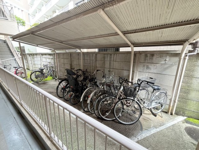 ダイアパレス三河島の駐輪場|共用部・駐輪場
