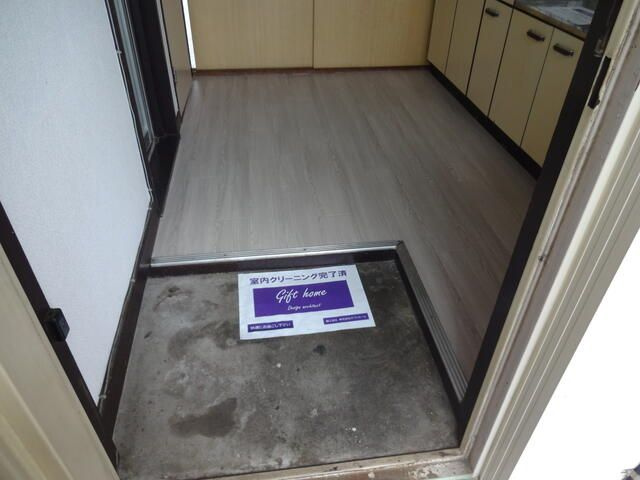 田中ビルの玄関