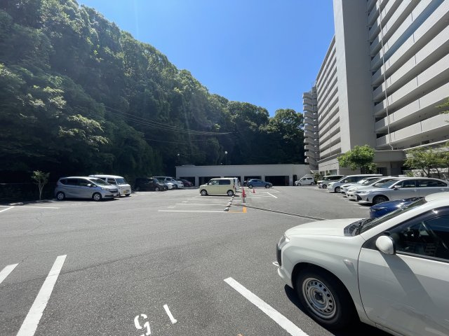 ベイサイドパレス宇品の駐車場