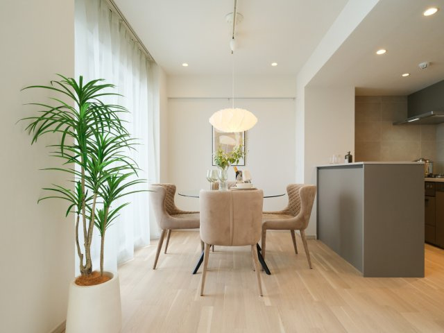 グランドメゾン三軒茶屋プレイスの居間・リビング|グランドメゾン三軒茶屋プレイス：リビングからバルコニーへ出ることが可能です！