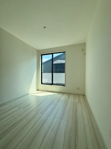 比企郡川島町中山中古戸建の洋室