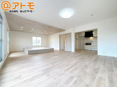 【居間・リビング】 | 三島市大場01期　中古マンション | 家族団らんのイメージは、リビングを思い浮かべませんか？リビングこそ広々とした空間が良いですね♪