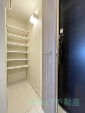 プレサンス　ロジェ　丸の内　ＰＲＩＭＥ　ＣＡＳＡの玄関