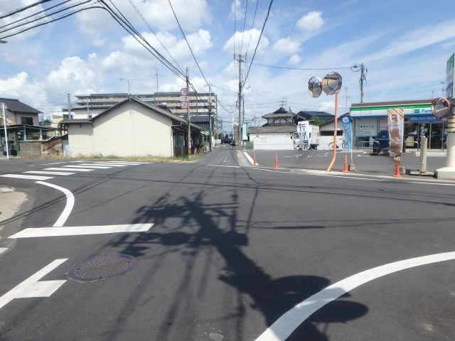 浜ノ茶屋169坪事業用地の前面道路含む現地写真