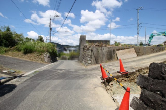 福井町　建築条件なし　売土地　A号地（全4区画）　の前面道路含む現地写真