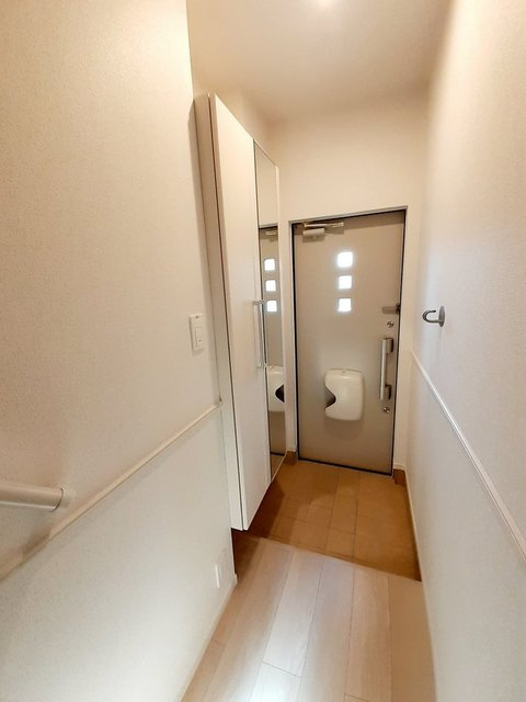 アリスウィンドの玄関