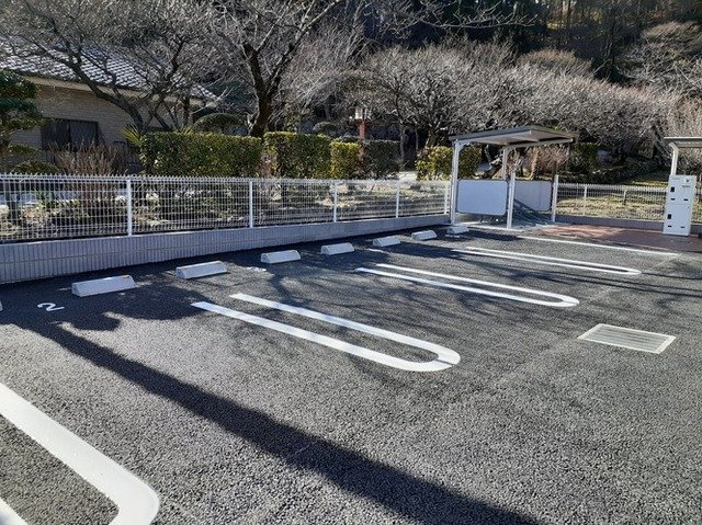 アリスウィンドの駐車場