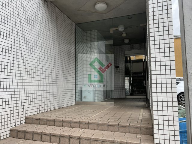 ヴァンテアン西東京のエントランス