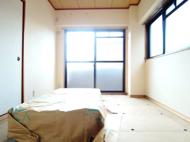 高槻市庄所町の賃貸マンションの和室