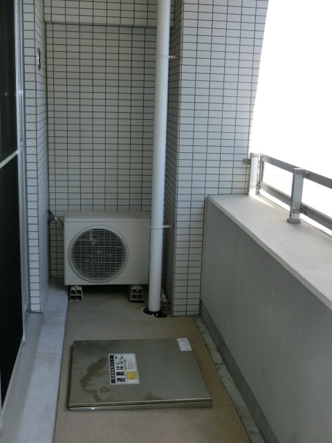 大阪市中央区瓦屋町１丁目の賃貸マンションのバルコニー