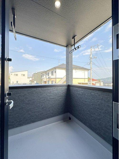 宮島口上1丁目 No.1のバルコニー|ルーフインナーバルコニー☆
しっかりと屋根があるので急なお天気の変化も安心です♪