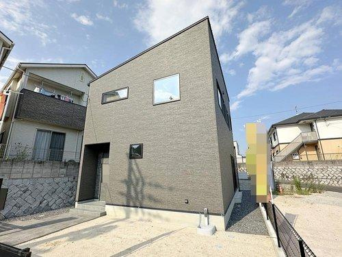 宮島口上1丁目 No.1の外観|2024年6月完成☆
3LDK+Sの新築住宅が分譲開始♪
お気軽にお問い合わせください！
