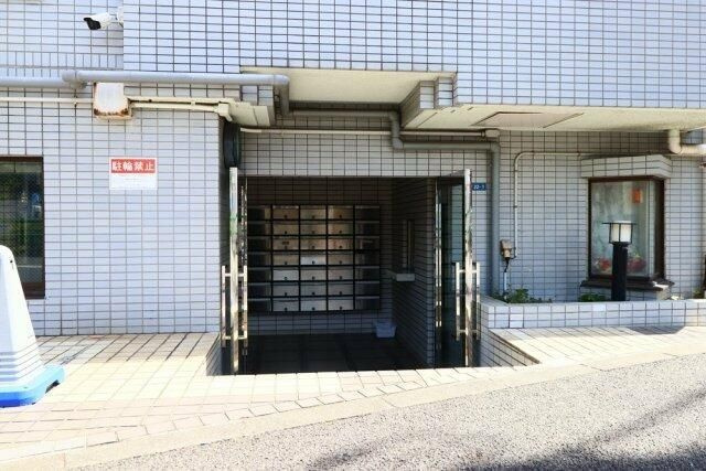 ミリオンコート駒込のエントランス