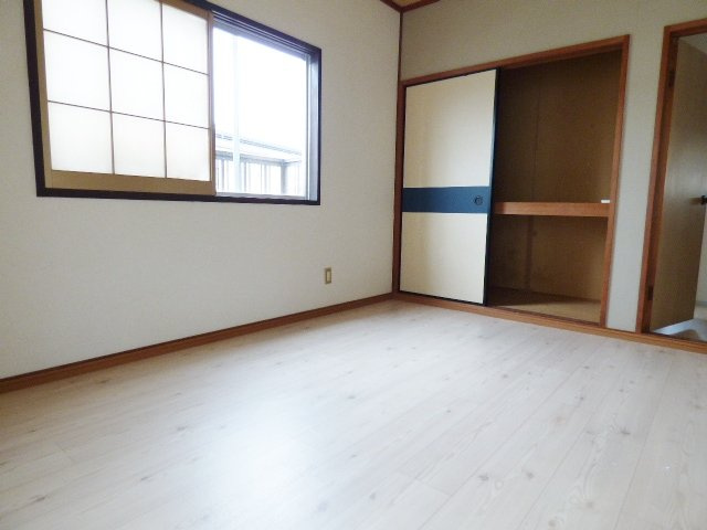 ホワイトハウスＡの内装|居室の全窓に障子がついていてカーテンいらず♪