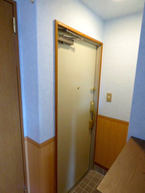 ミレーユ・ステディアの玄関|※掲載画像は同タイプの別室内画像のためイメージとしてご参照ください。