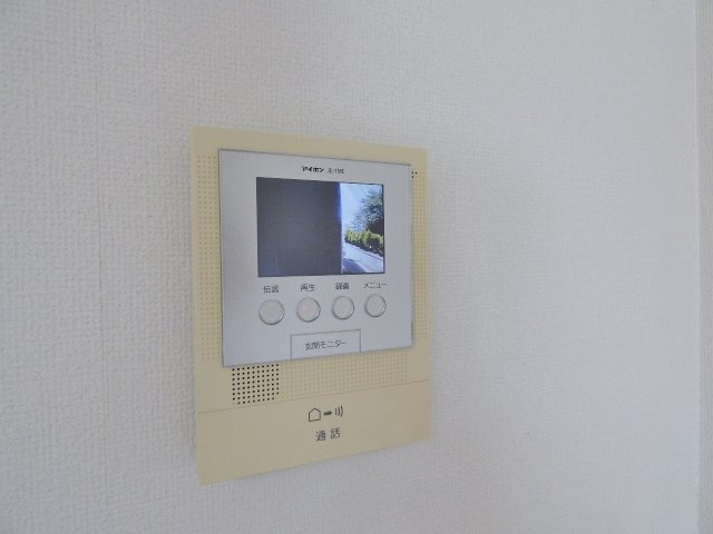 シンフォニアＡのセキュリティ|モニタホンで玄関を開けずに来客確認できて安心！