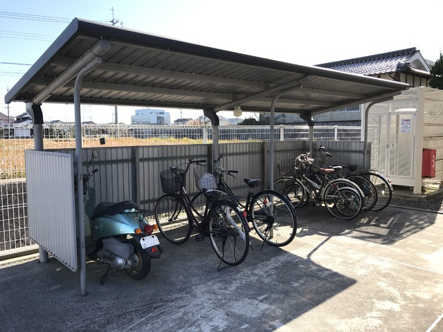 シンフォニアＡのその他|屋根付きの駐輪場