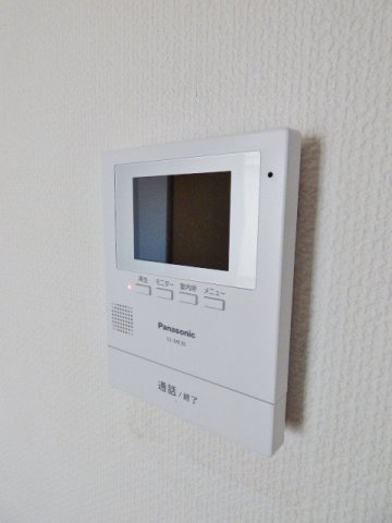 メゾンエスポワールのセキュリティ|モニタホン設置。玄関を開ける前に来客確認できて安心　※掲載画像は同タイプの室内画像のためイメージとし