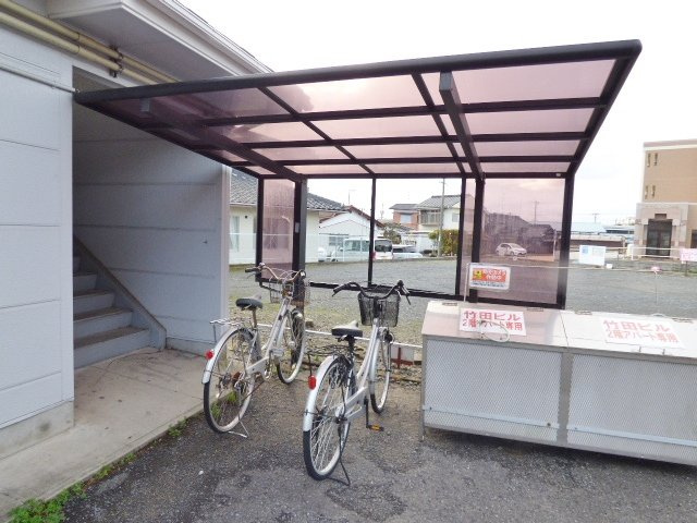 竹田ビルのその他共用部分|屋根付きの駐輪場有！