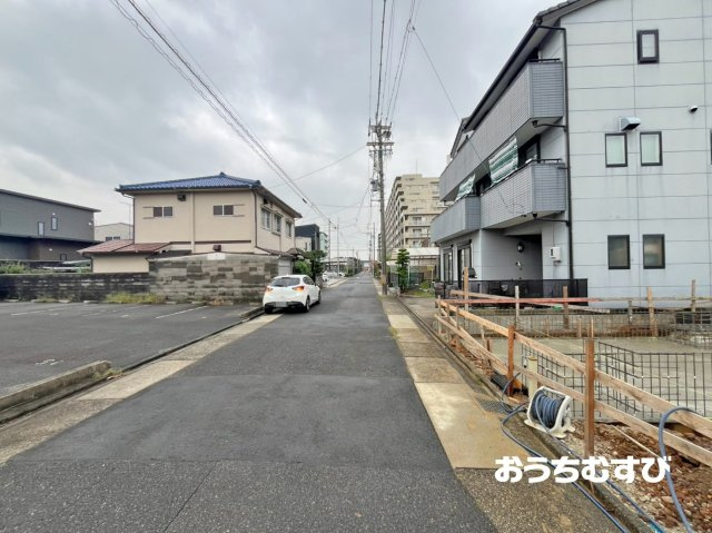 守山区守山215②(全2棟)の前面道路含む現地写真