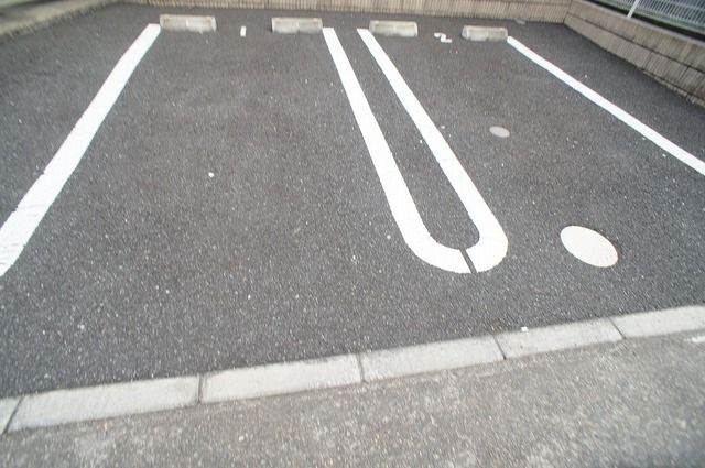 プランドールの駐車場