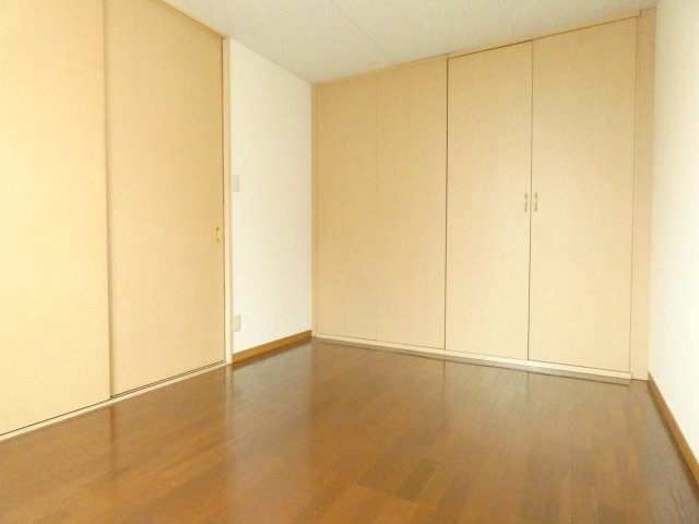 ウィングメゾンの洋室