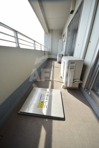 ジオタワー南堀江　日吉小学校のバルコニー|ジオタワー南堀江　バルコニー