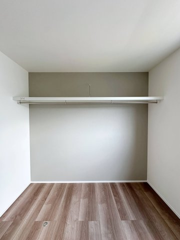 安芸郡府中町宮の町3丁目 No.2の寝室|(3号棟)全居室収納☆
6帖用室のクローゼットです！