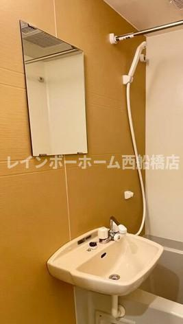 メリディア湊町1丁目の洗面所