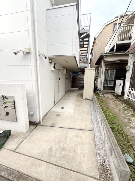 板橋区赤塚新町１丁目のアパートのエントランス