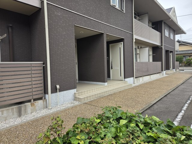 ベルフィオーレＣの玄関