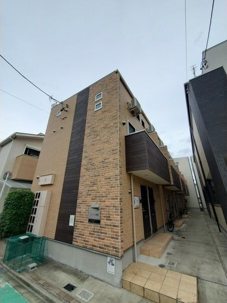 メゾン生駒町の外観
