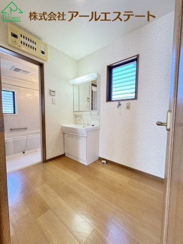 姫路市網干区垣内南町　　山陽電鉄網干線「山陽網干駅」徒歩5分の独立洗面台