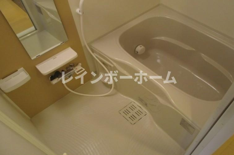 VARIANT S.の浴室