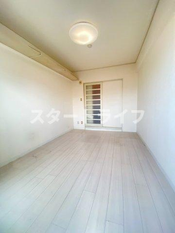 大阪市東淀川区菅原６丁目の賃貸マンションの寝室