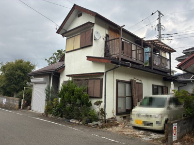 【外観】 | 富士吉田市上吉田東1丁目　電動シャッターガレージ　3LDK