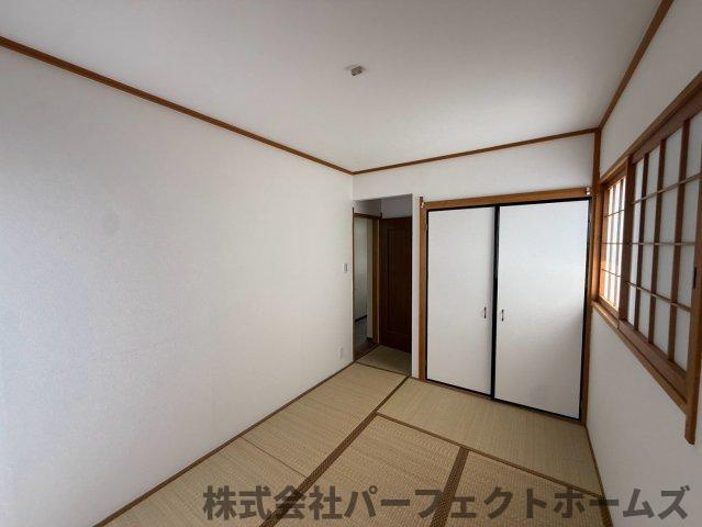 出口2丁目戸建の和室|和室ならではの温かな和の空間で寛ぎの時間を過ごせます