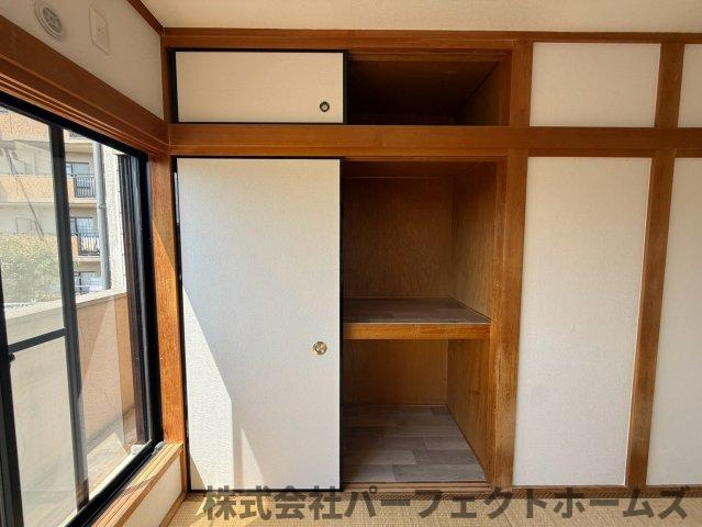 出口2丁目戸建の収納|こまごまとしたものを収納できそうですね