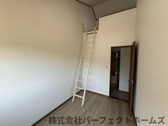 出口2丁目戸建の洋室|使い勝手のいい洋室です