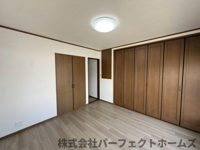 出口2丁目戸建の洋室|使い勝手のいい洋室です